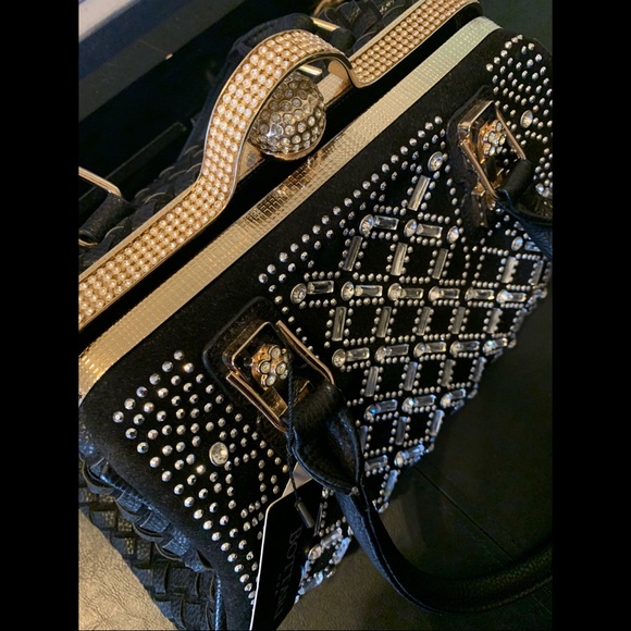 🆕New Bottari Black Handbag with Stones. - Picture 5 of 9